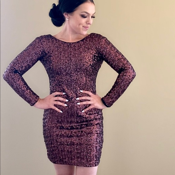 XS red sparkle, backless mini dress - Picture 2 of 4